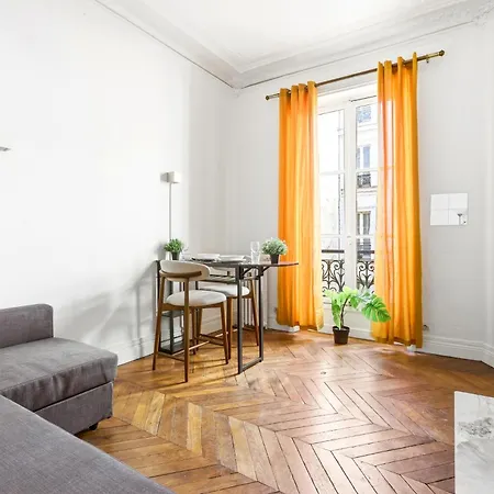 Lovely In Upscale 8th With Netflix * Parijs