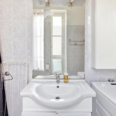 Appartement Lovely In Upscale 8th With Netflix