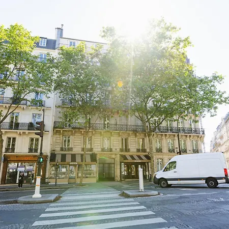 Lovely In Upscale 8th With Netflix Appartement Parijs